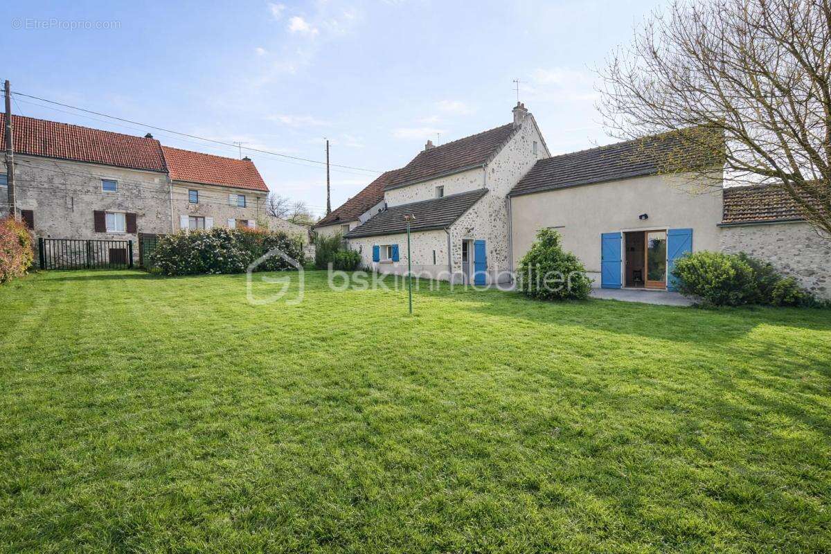 Maison à LIZY-SUR-OURCQ