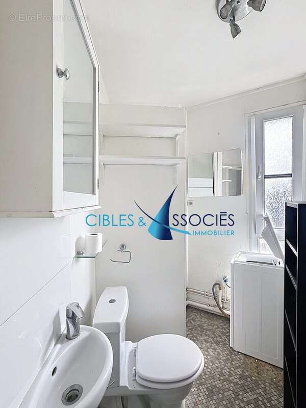 Appartement à PARIS-10E