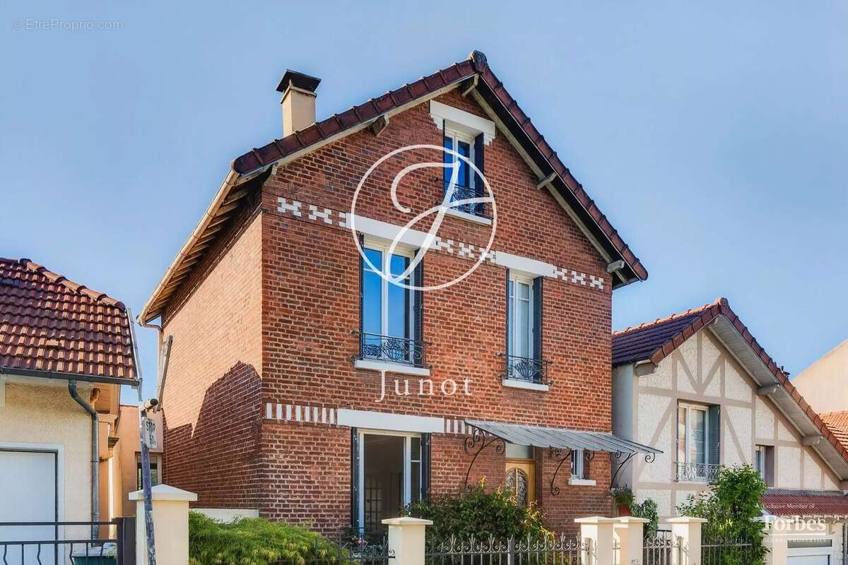 Ville-d'Avray - CENTRE - Maison - 180 m² - Terrain de 260 m² - photo 21
