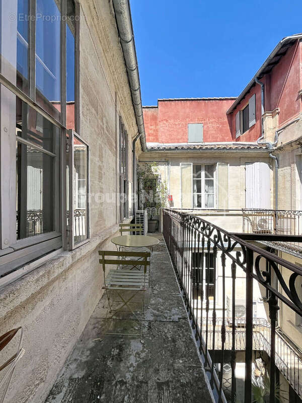 Avignon intra-muros ? rue joseph vernet ? hôtel particulier du xviiie siècle ? bureaux / futur appartement de101,15 m² - photo 13