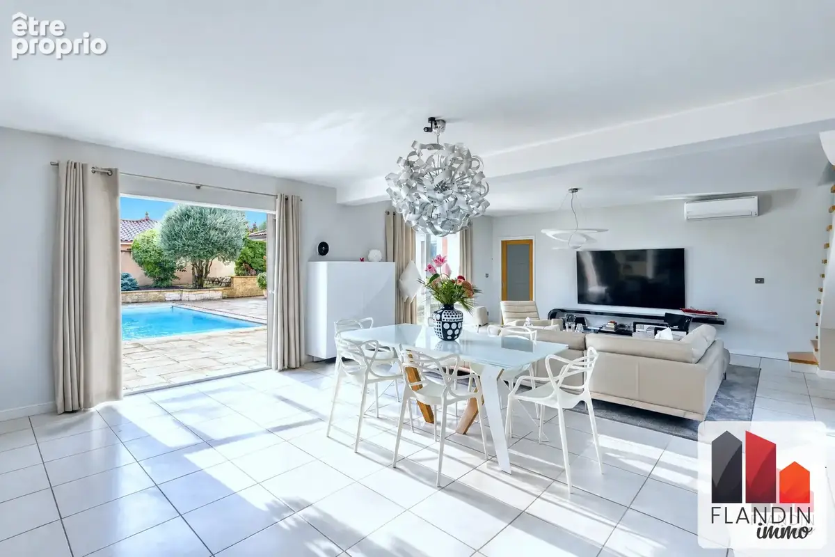 Maison 6 pièces 220 m² à vendre à Charly (69390) - photo 6