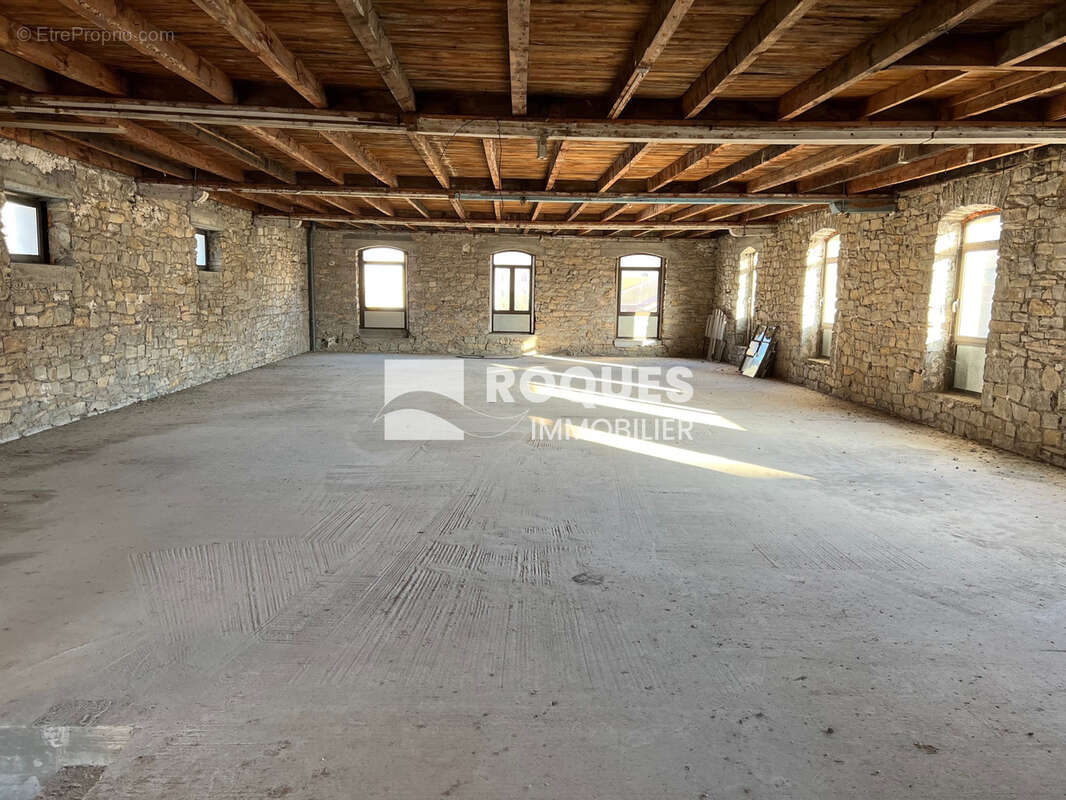  IMMEUBLE de 600 m2 sur 3 niveaux avec parking - photo 4
