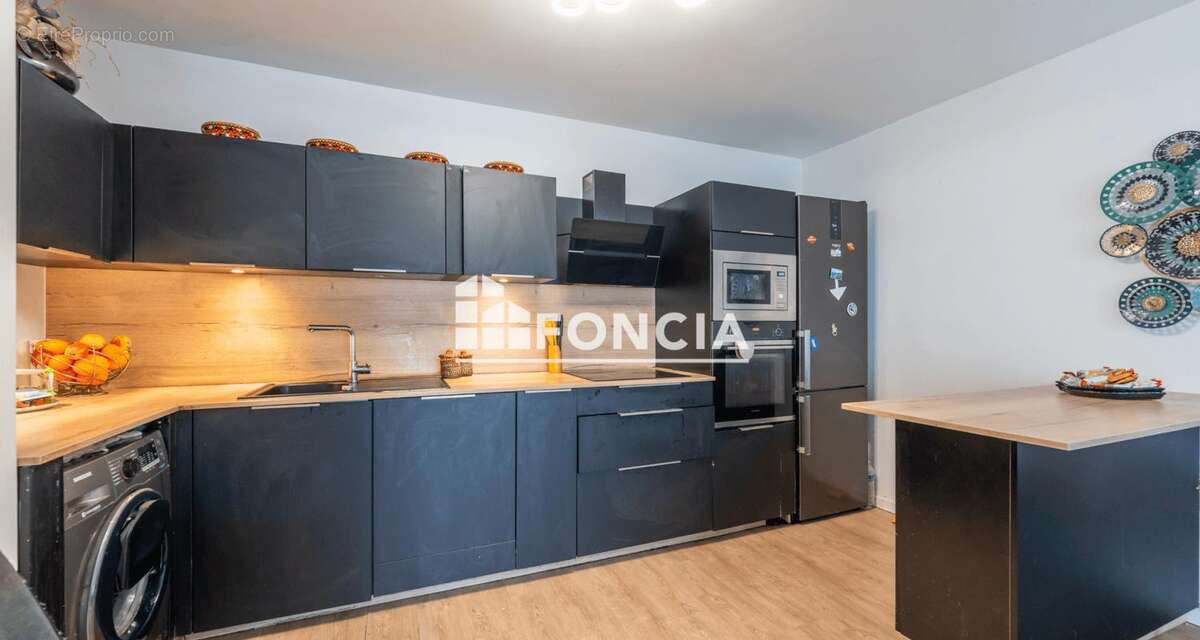 Appartement à VILLETANEUSE