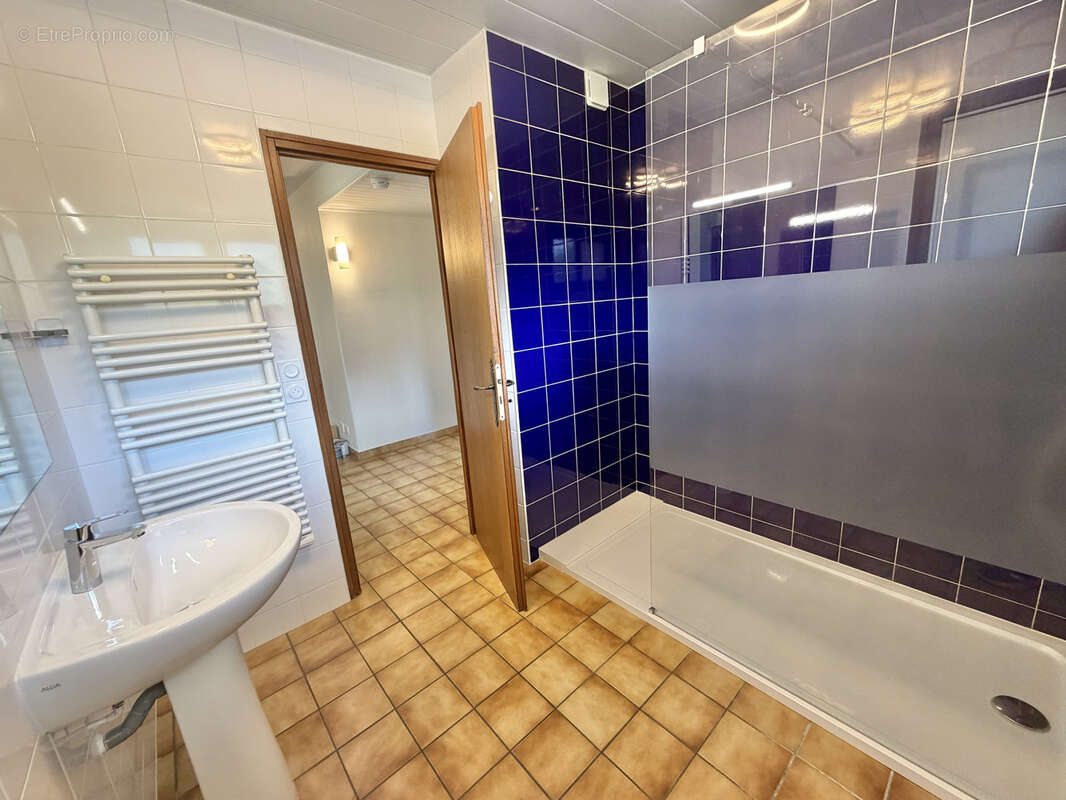 Appartement à GILLY-SUR-ISERE