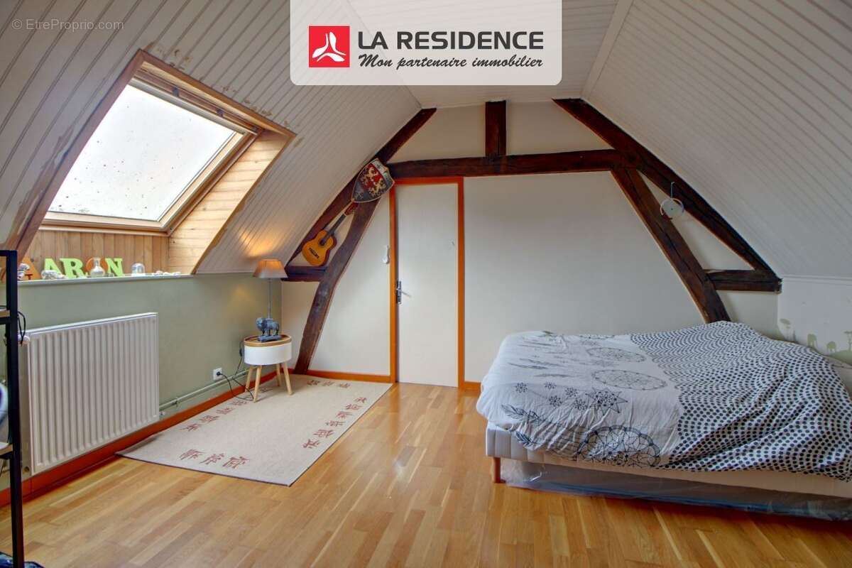 Maison à COURCELLES-SUR-SEINE