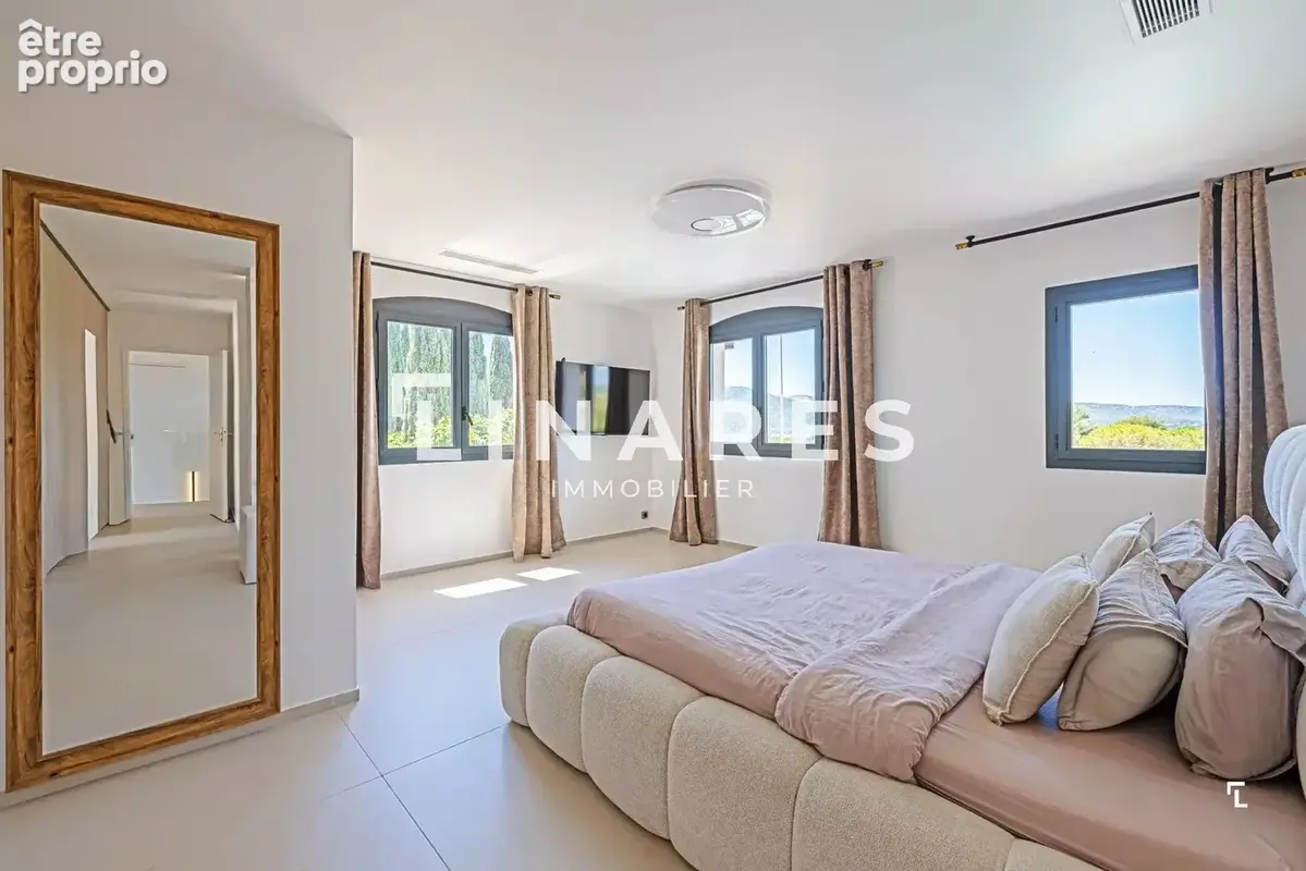 L'ICONIQUE - Villa T6 de 343m² - Dépendance - Piscine - Court de tennis - Terrain de 8000m² - 13420 GEMENOS - photo 15