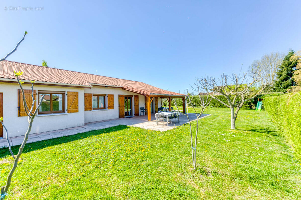 Maison à MEZERIAT
