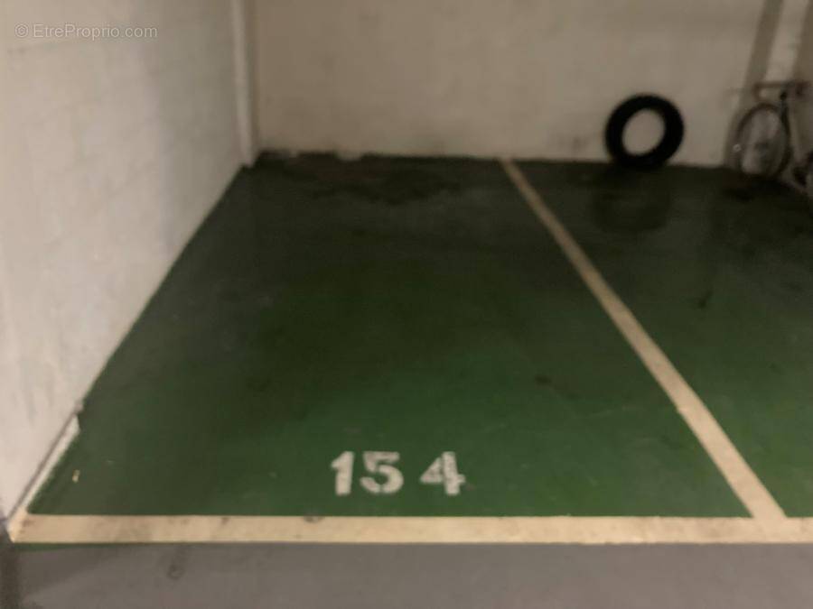 Parking à PARIS-15E