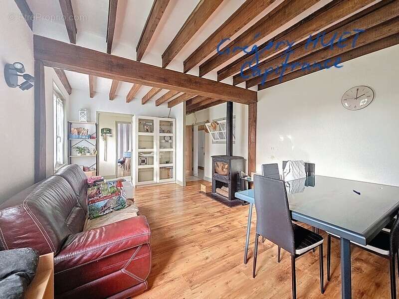 Maison à GIVERVILLE