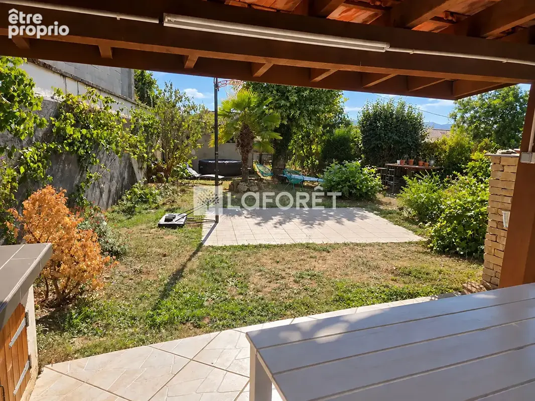 Maison Saint Pierre La Palud 5 pièce(s) 120m2 - photo 4