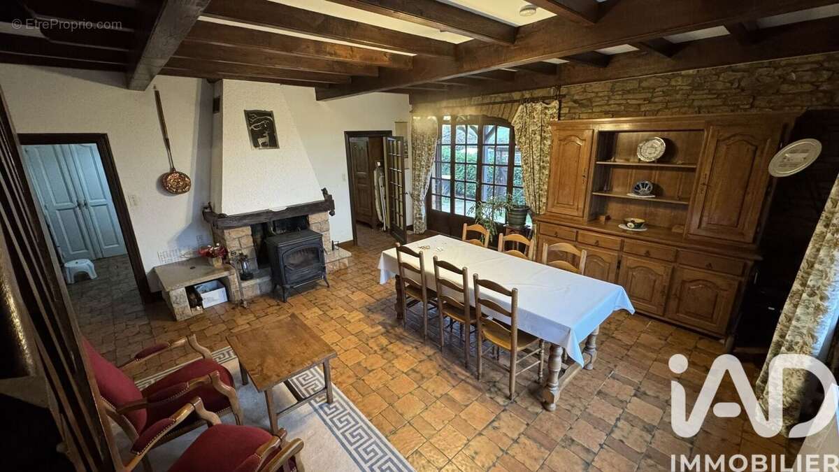 Photo 8 - Maison à LA CHAPELLE-SOUS-BRANCION