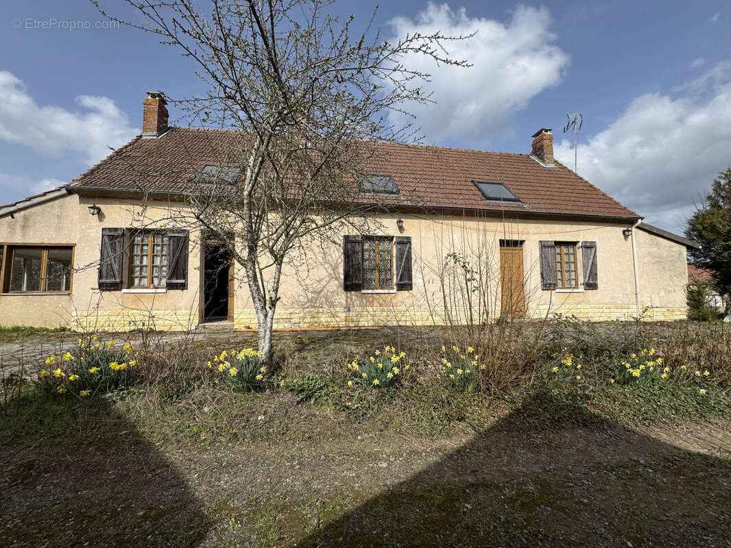 Maison à PREVERANGES