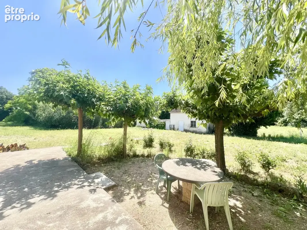 Spacieuse maison traditionnelle (2 appartements) sur un magnifique terrain de 10 511 m² - photo 2