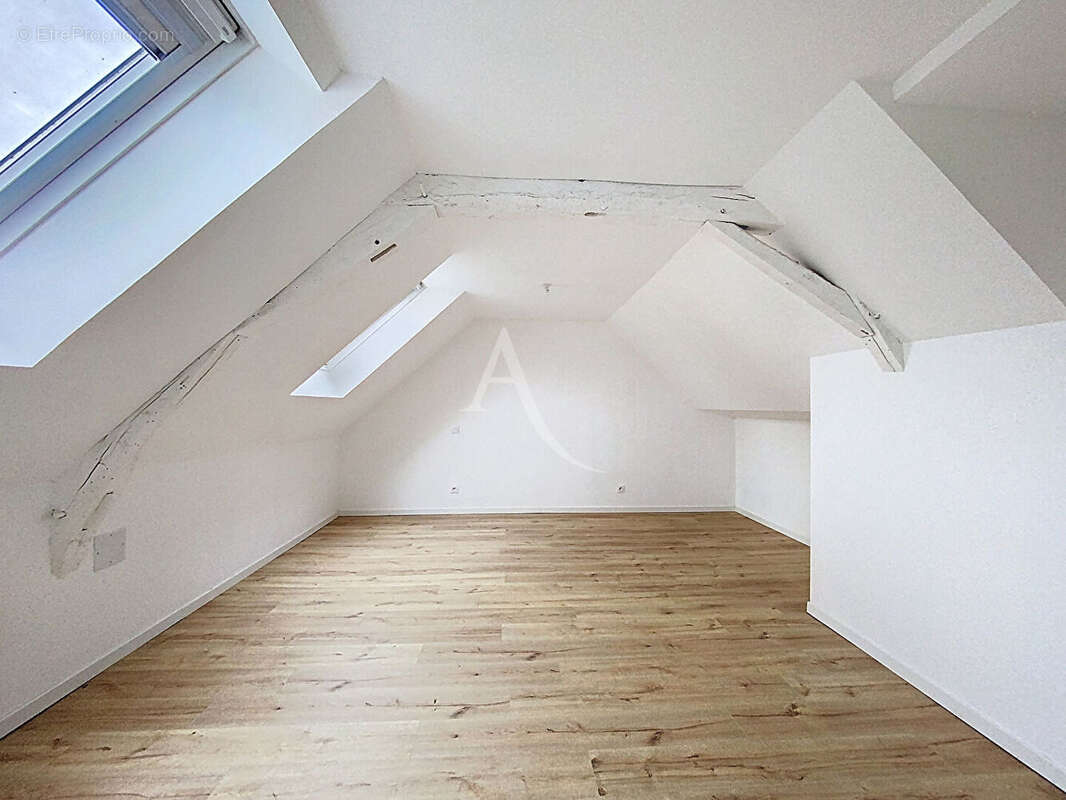 Maison à LA MEMBROLLE-SUR-LONGUENEE