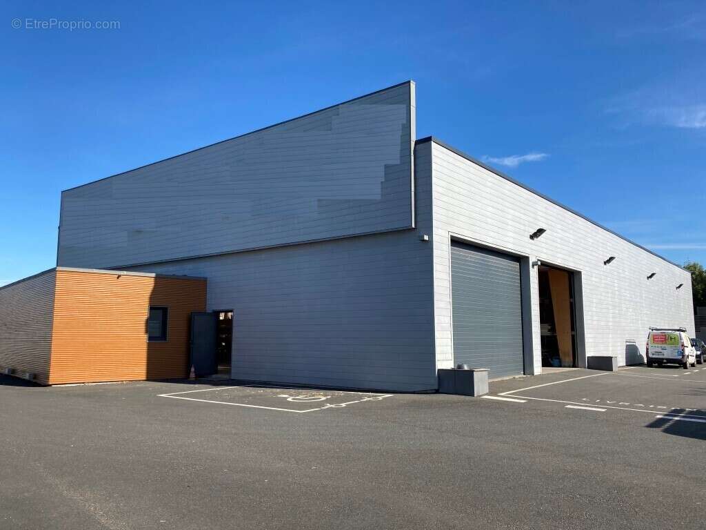 Local d'activite a vendre - photo 2