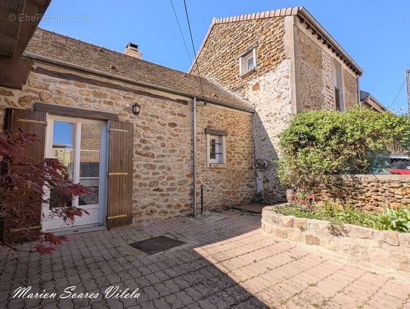 Maison à CHAUMES-EN-BRIE