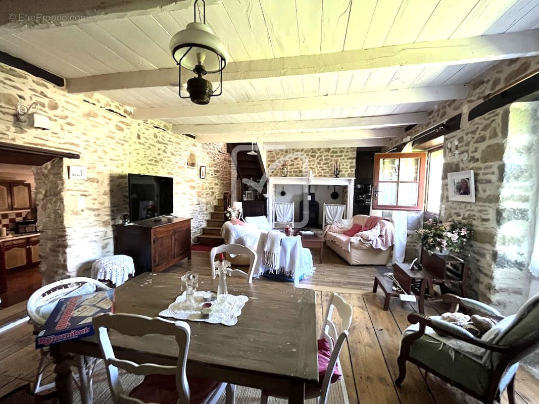 Maison à MENOIRE
