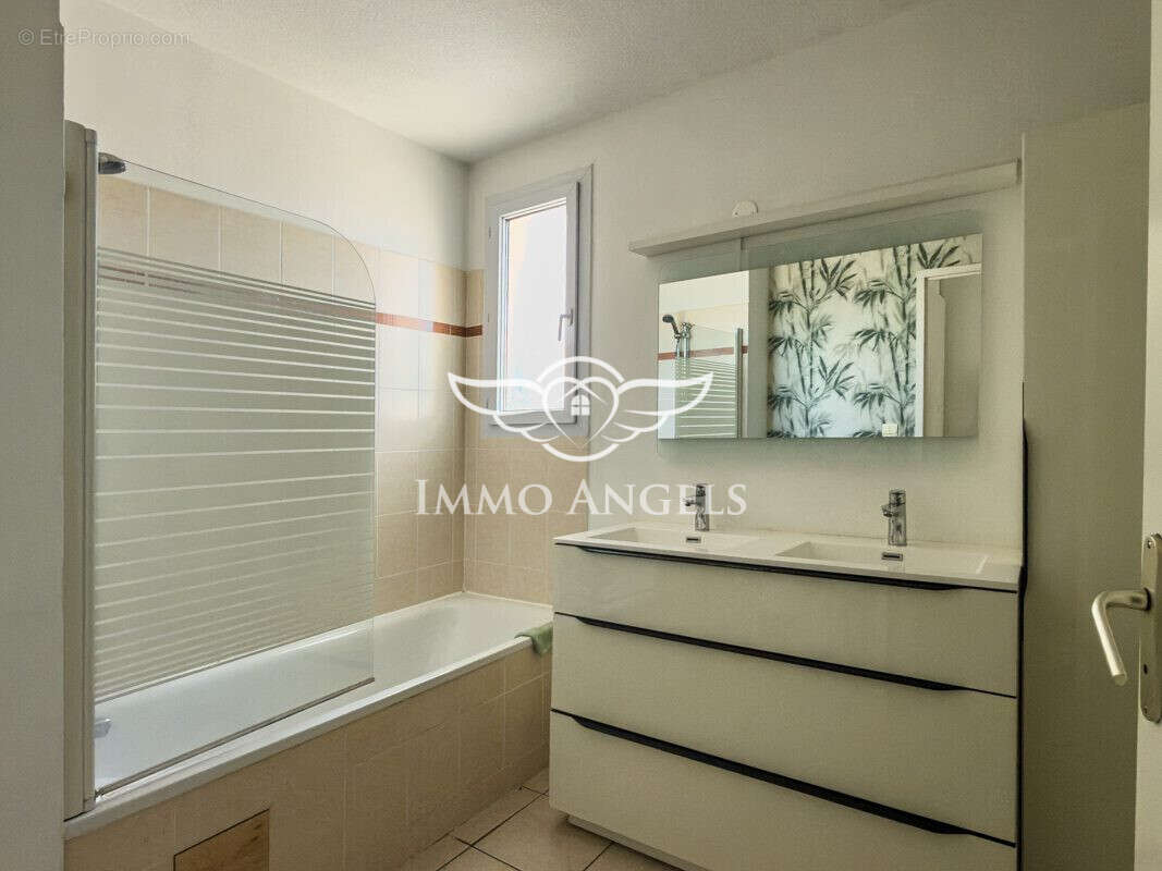 Maison 86 m² à Morieres-Les-Avignon  - photo 8