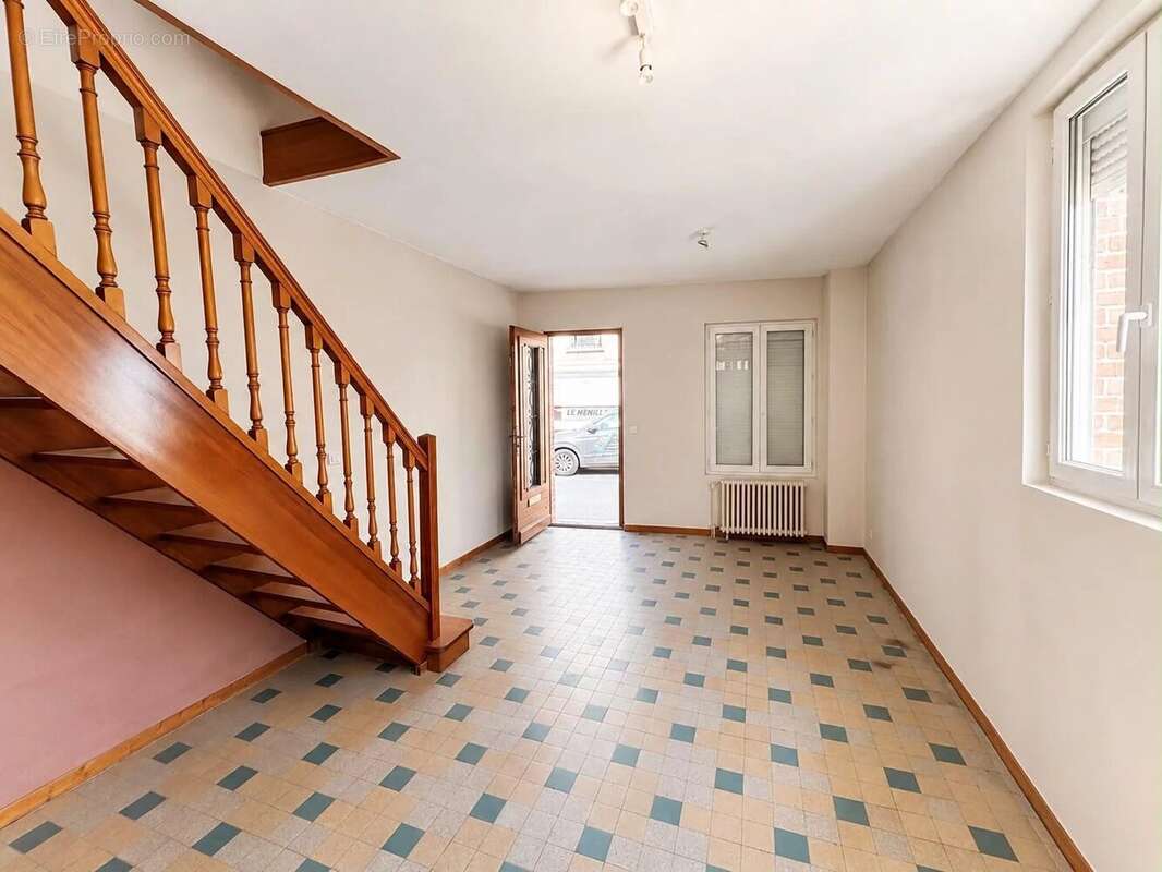 Maison familiale avec logement indépendant et dépendances - photo 11