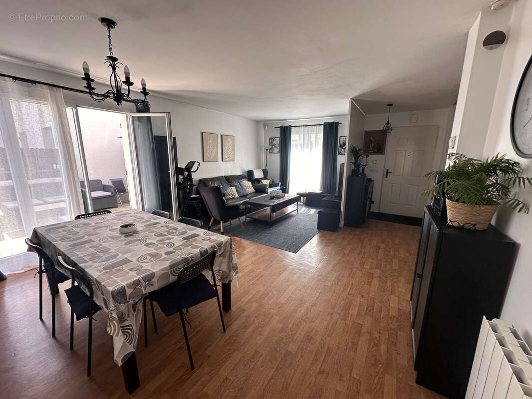 Appartement à STAINS