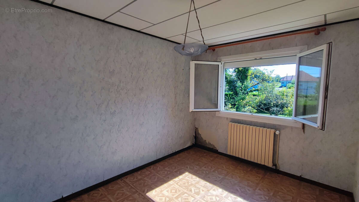LOUGRES Maison Individuelle de 103m2 env. de type F5 - photo 11