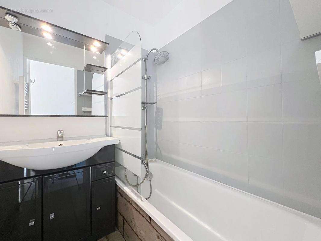 Maison à ROQUEBRUNE-SUR-ARGENS