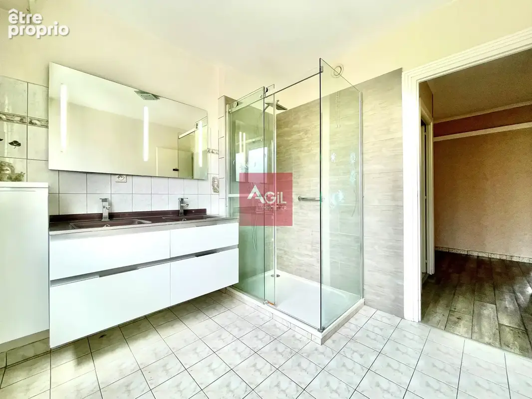 ECHIROLLES - T4 de 94m2 avec grand balcon - photo 10
