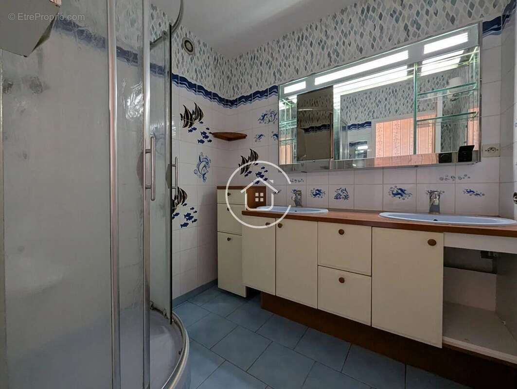 Appartement à LA CHAUSSEE-SAINT-VICTOR