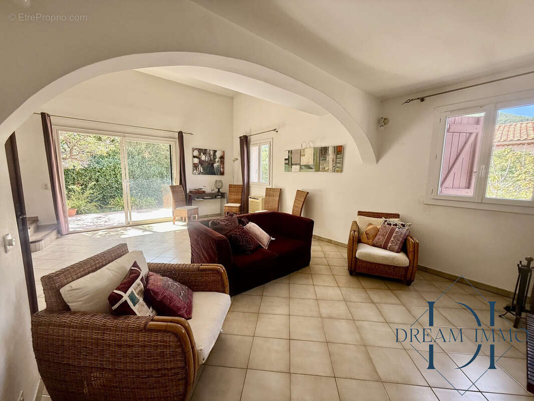 Maison à SOLLIES-PONT