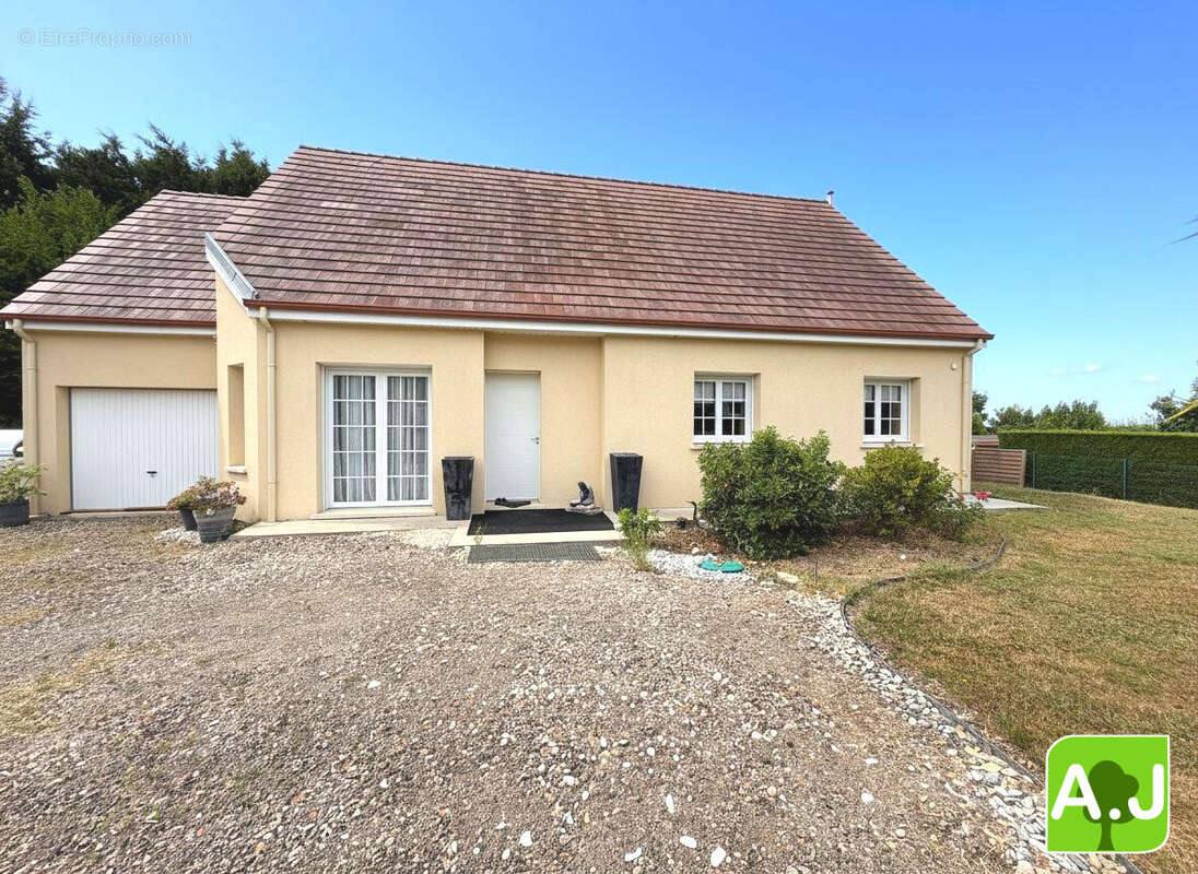 Maison à LA CHAUSSEE-D'IVRY