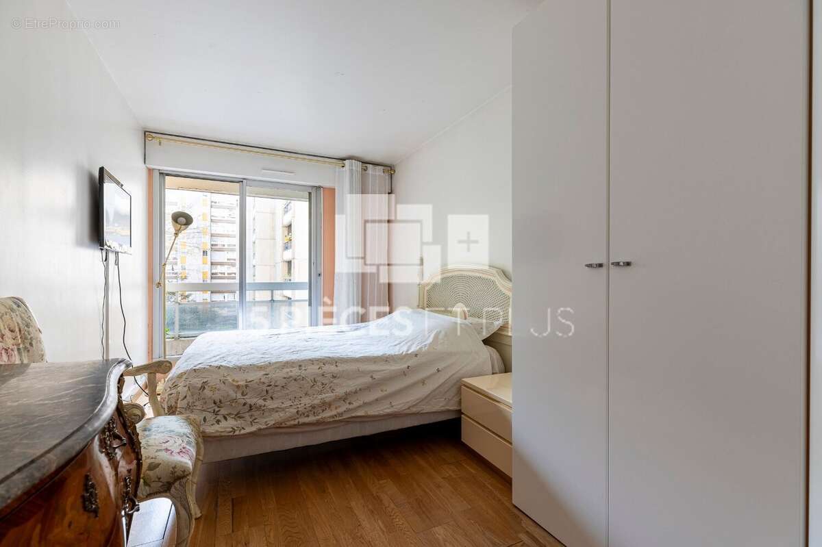 Appartement à PARIS-19E