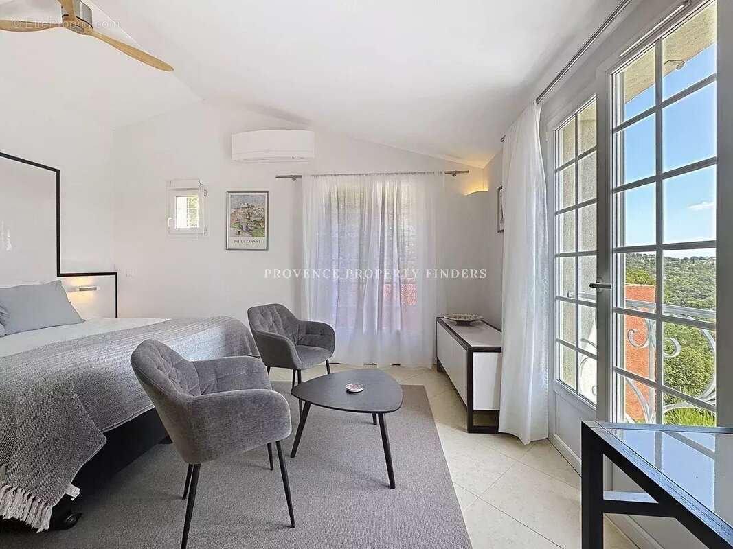 Maison à ENTRECASTEAUX