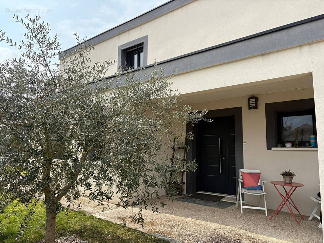 Maison à CHEVIGNY-SAINT-SAUVEUR