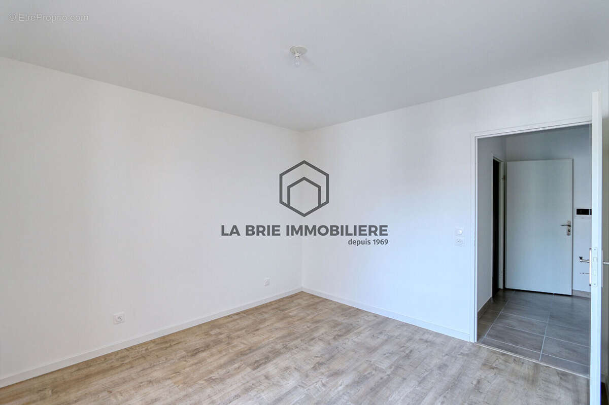 Appartement à CHENNEVIERES-SUR-MARNE