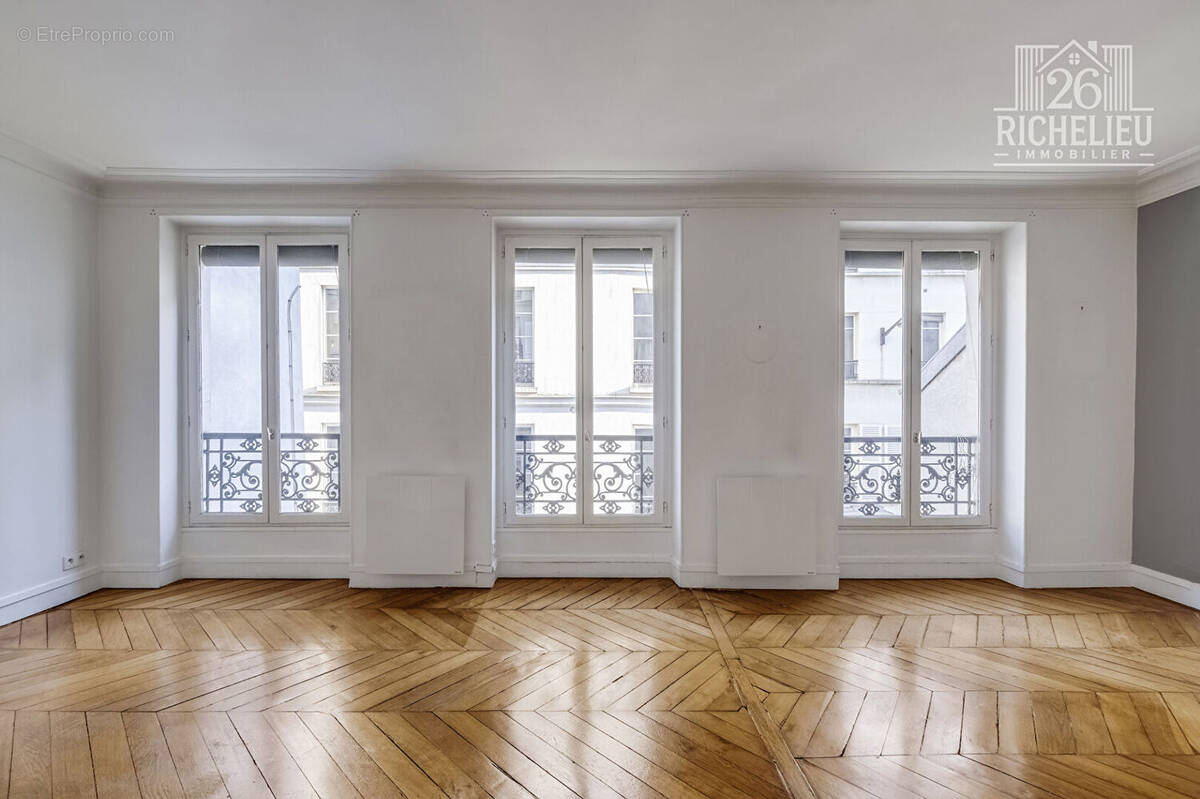 Appartement à PARIS-2E