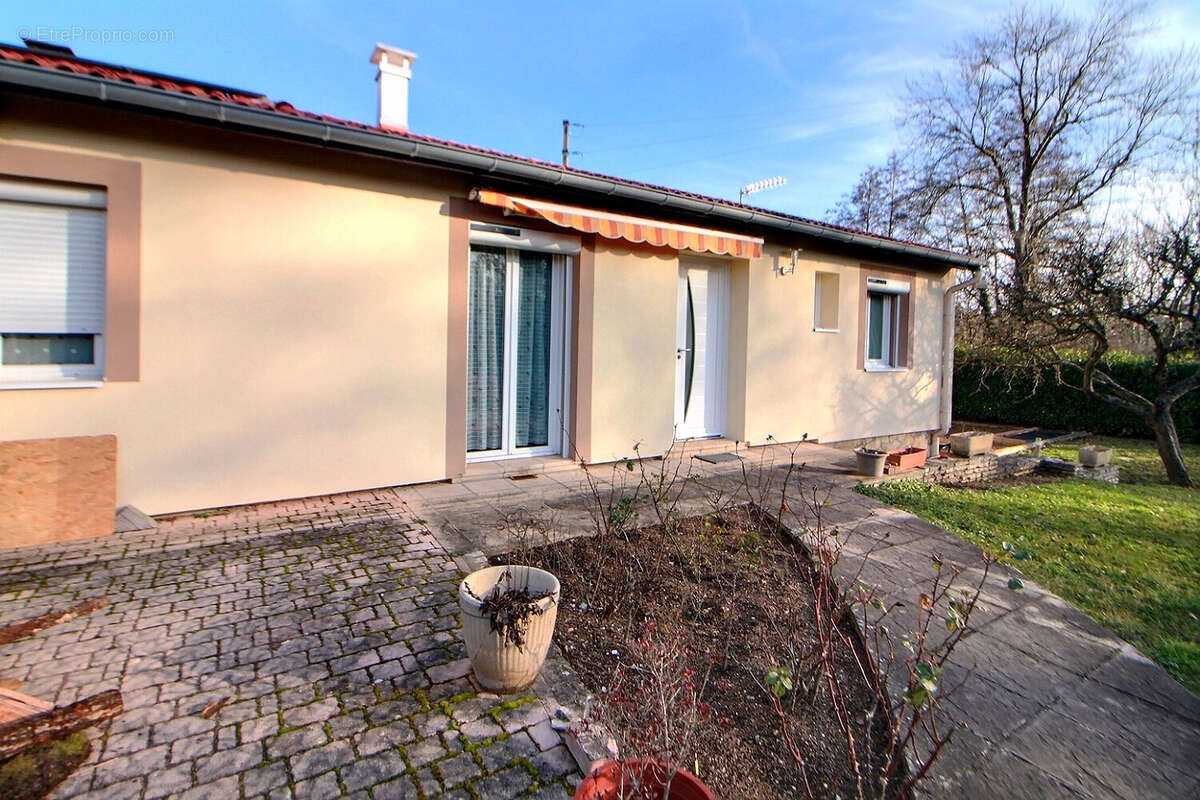 Maison à OUCHES
