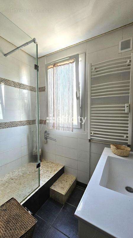 Appartement à LIMAS