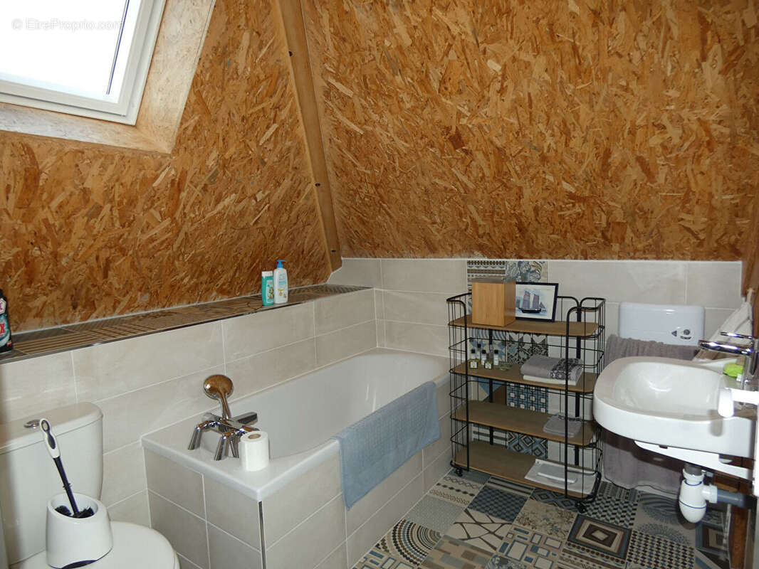 Maison à SAINT-HILAIRE-DU-HARCOUET