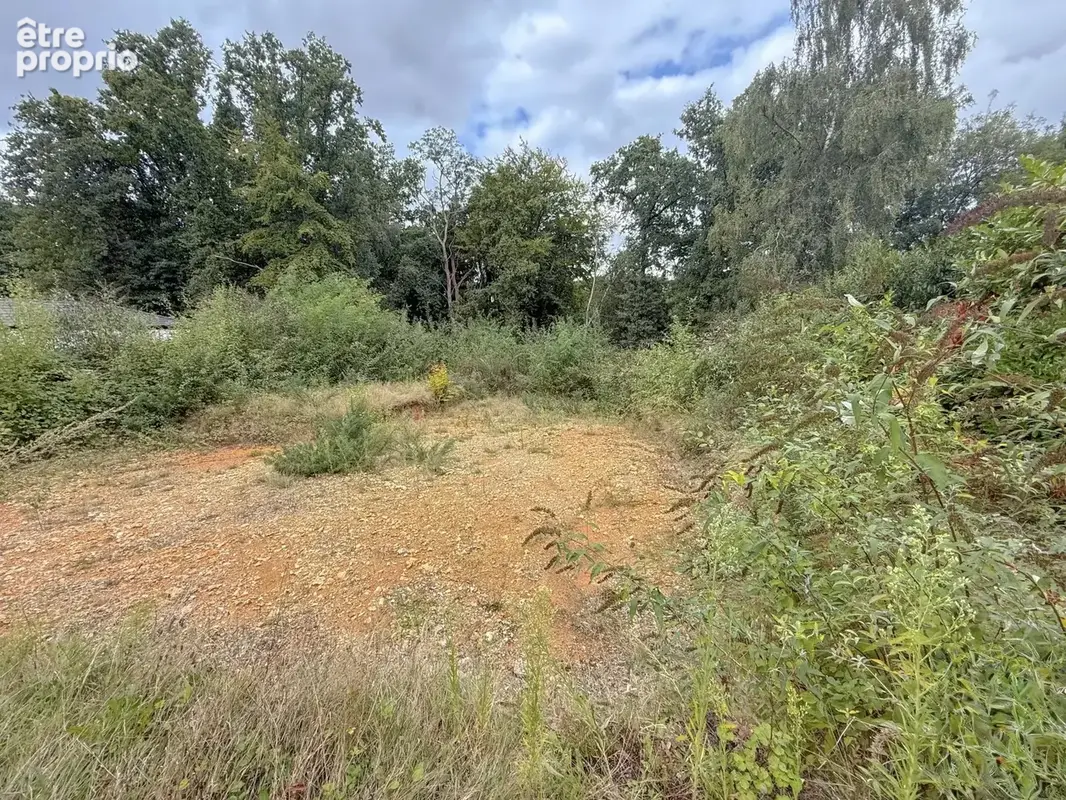 Terrain à MONT-SAINT-AIGNAN