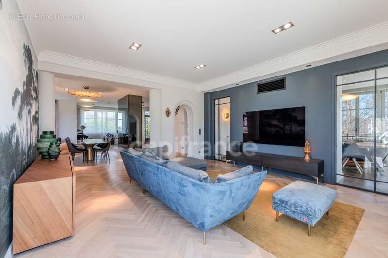 Maison bourgeoise 255 m² entièrement rénovée, parc clos et arboré de 4 303 m² (piscinable), 3 garages, terrasse, jacuzzi - photo 34