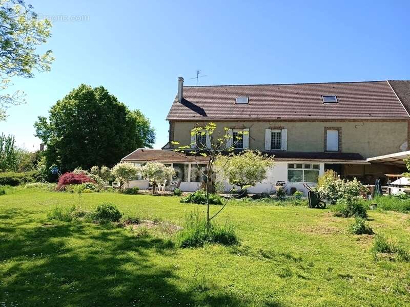 Maison à VILLECHETIVE