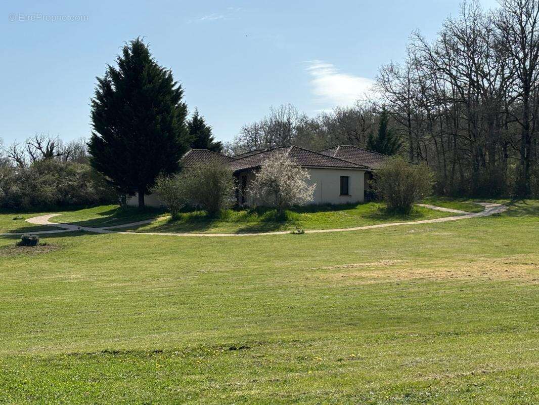 Maison à LEOBARD