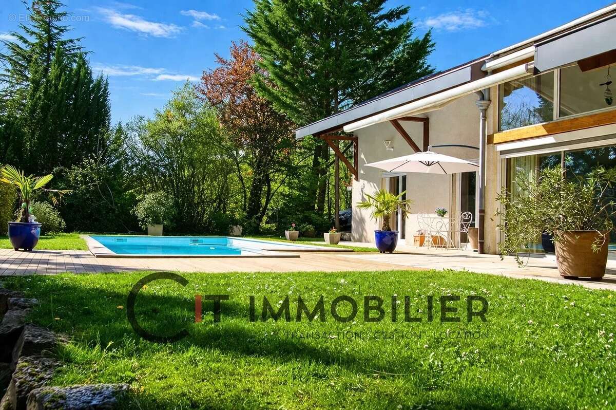 Maison à LA TOUR-DU-PIN