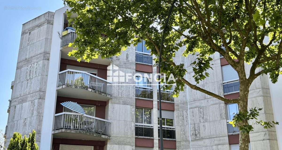 Appartement à SAINT-MAUR-DES-FOSSES