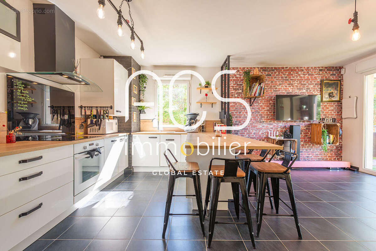 Appartement à CHATEAUNEUF-LES-MARTIGUES