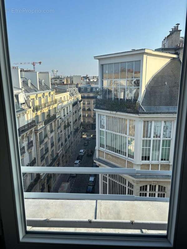 Appartement à PARIS-17E
