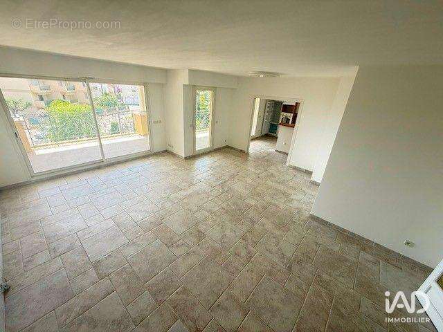 Photo 6 - Appartement à SAINT-LAURENT-DU-VAR