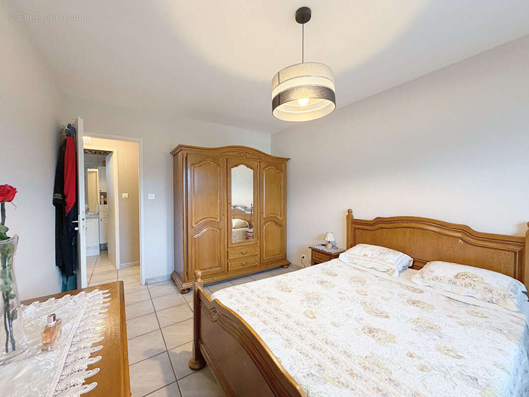 Commerce à MARIGNIER