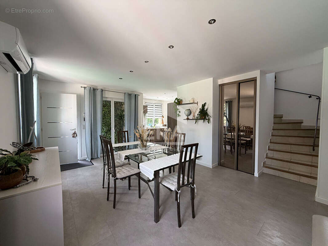 Maison à SAINT-MAXIMIN-LA-SAINTE-BAUME