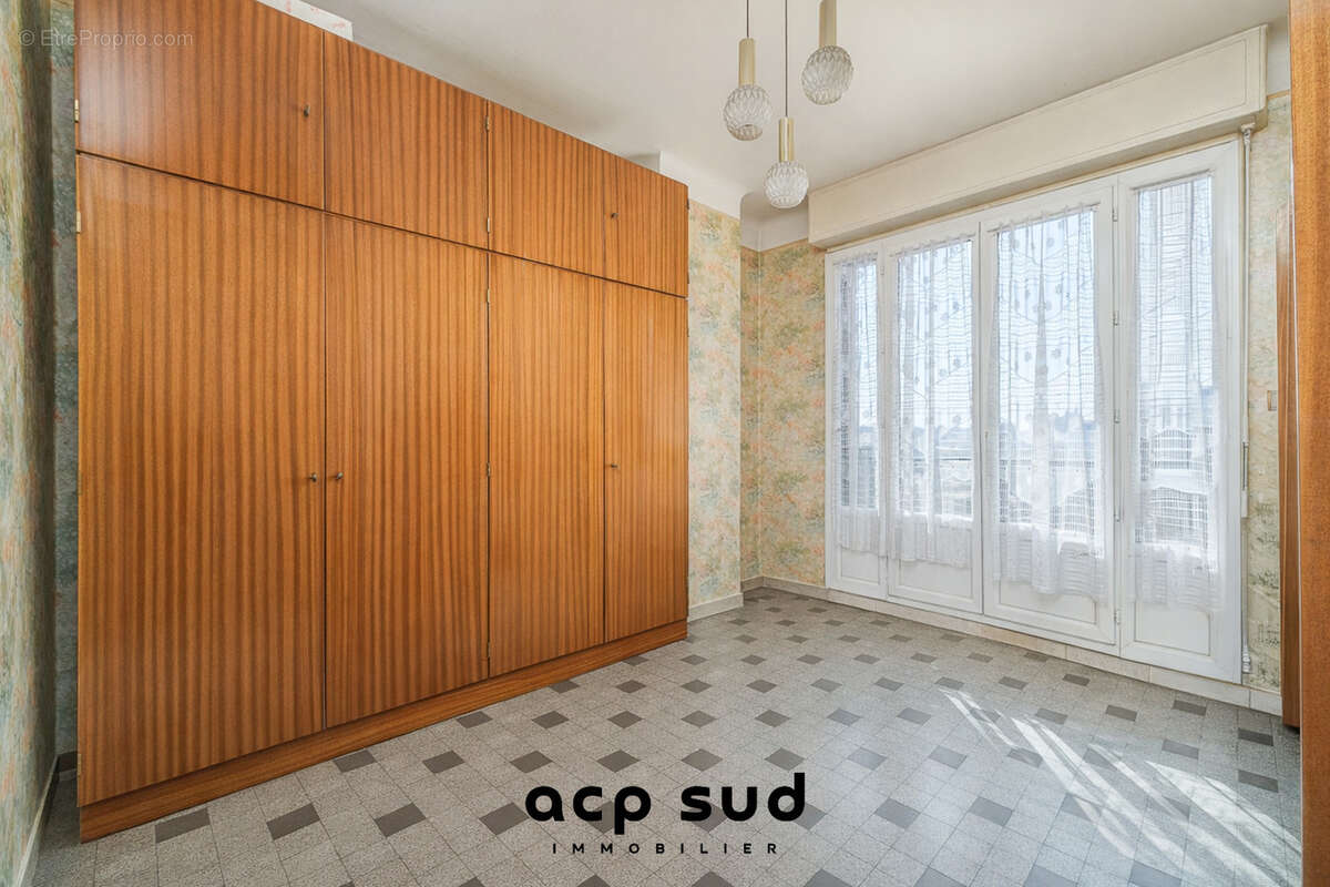 Appartement à MARSEILLE-5E